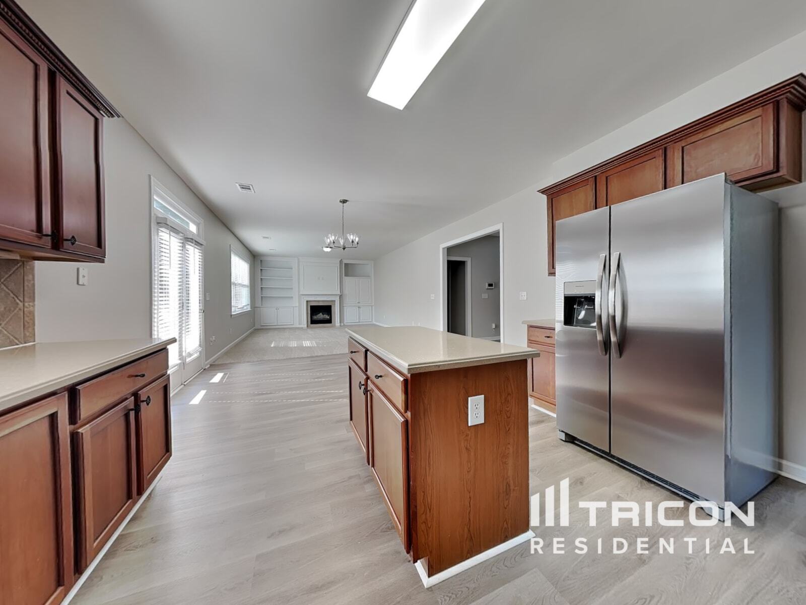 Building Photo - 3620 Long Lake Dr