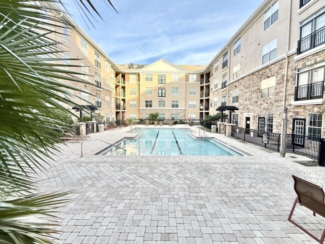 Building Photo - 4221 W Spruce St