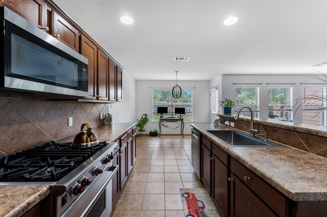 Building Photo - 150 Breccia Cove