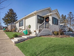 Building Photo - 318 Bluff Ave