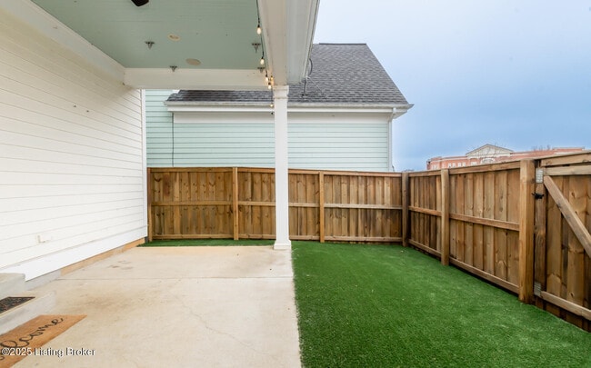 Building Photo - 9413 Civic Way