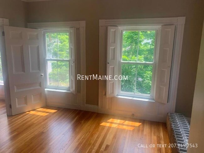 Building Photo - 13 Hudson St