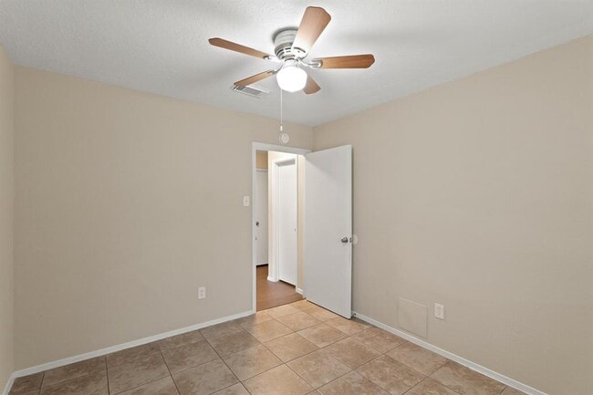 Building Photo - 6934 Renfro Dr