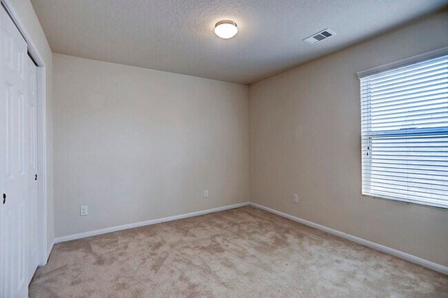 Building Photo - 9960 Hyacinth Way