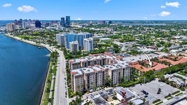 Building Photo - 1803 N Flagler Dr