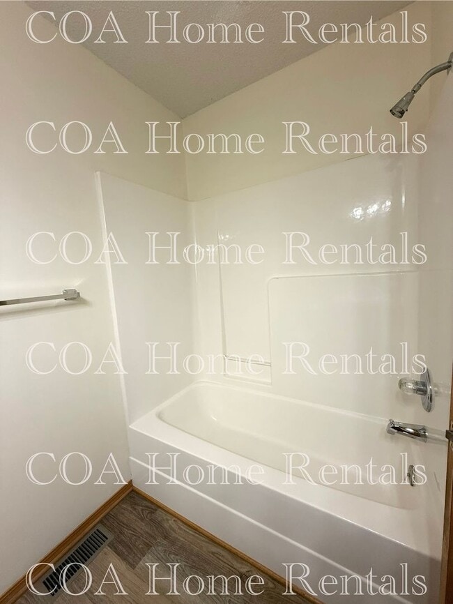 Building Photo - Meadow Park