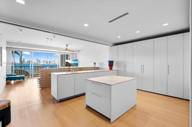 Building Photo - 4921 Fisher Island Dr