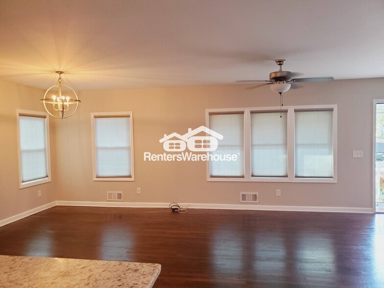 Building Photo - 5785 Crabapple Dr SW