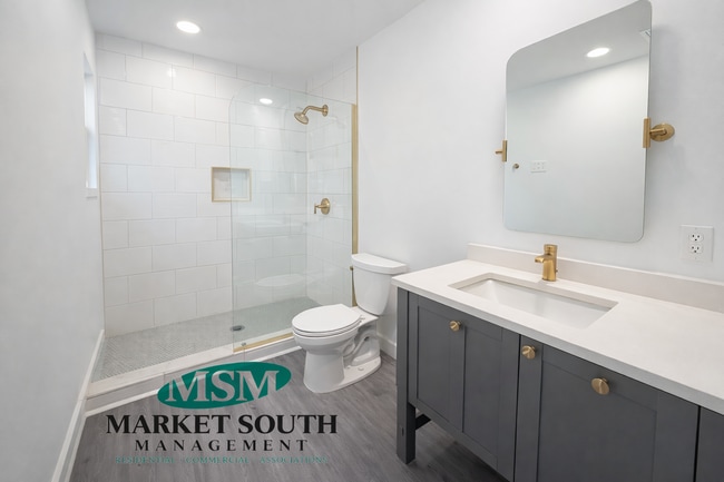 Building Photo - 37 W 201