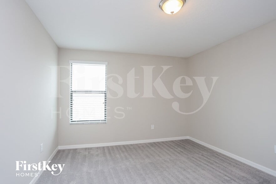 Building Photo - 9632 Sage Creek Dr