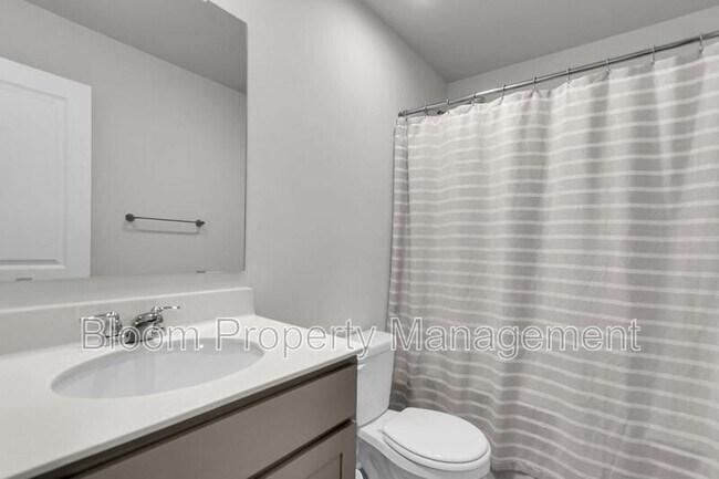 Building Photo - 411 Broad Elm Wy