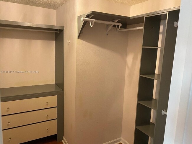 Building Photo - 10931 Jewel Box Ln