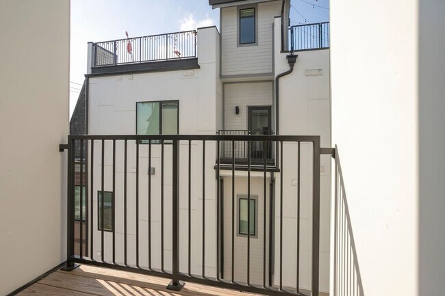 Building Photo - 1035 Scovel St
