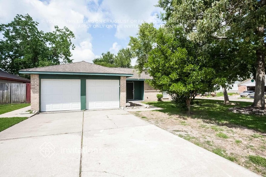 Primary Photo - 16502 Oxnard Ln