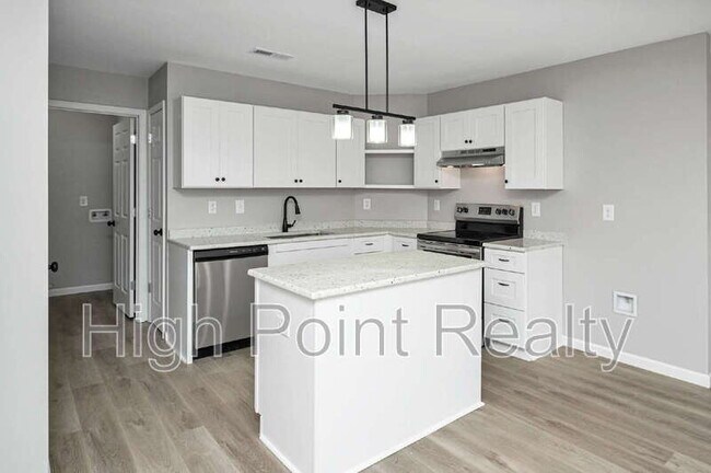Building Photo - 85 Smith Glen Dr