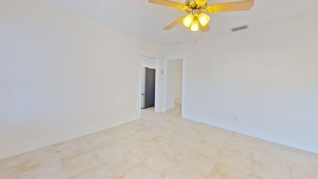 Building Photo - 1BR/1BA + Bonus Room Near Downtown St. Pete | 768 Sq Ft