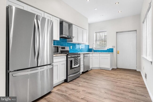 Building Photo - 1738 N Bouvier St