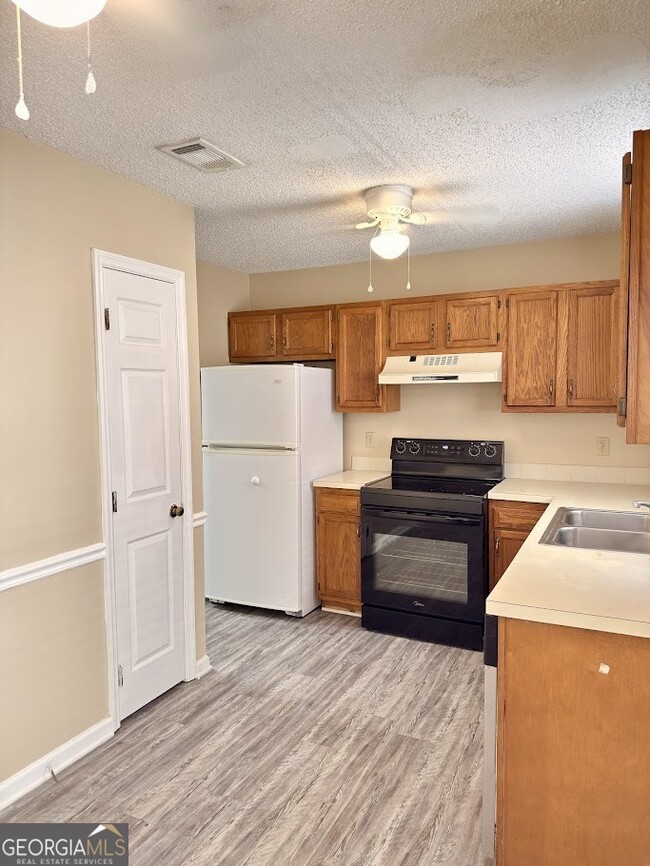 Building Photo - 114 Leeward Ct
