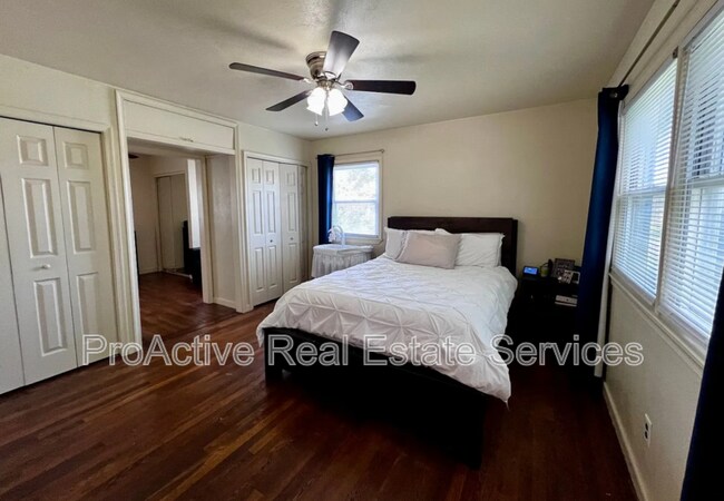 Building Photo - 4505 Mallard Crescent