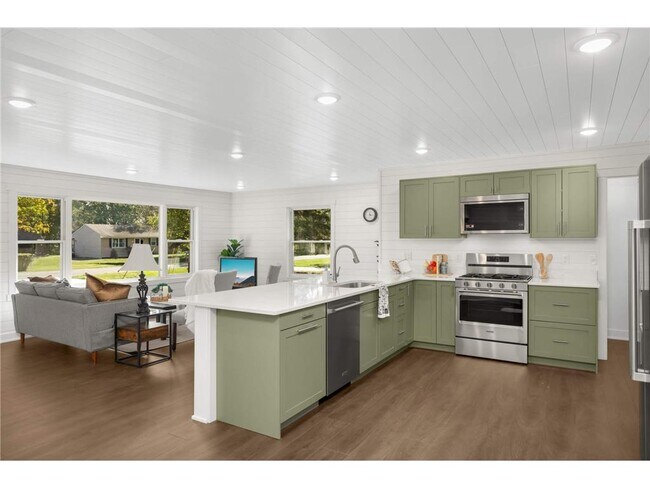 Building Photo - 15240 Kangaroo St NW