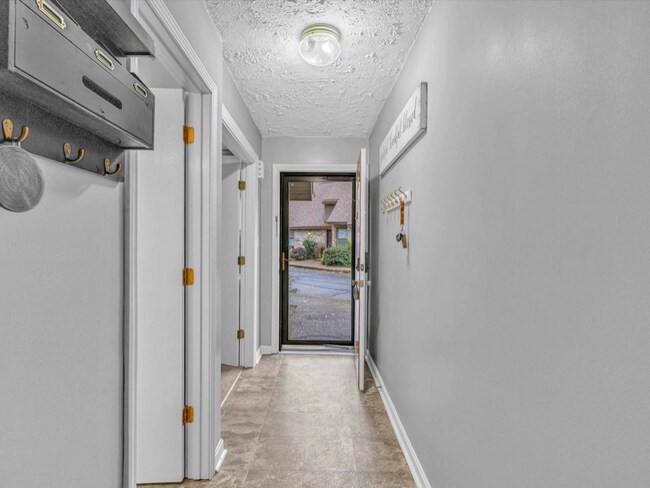 Building Photo - 4303 Loft Cove