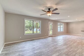 Building Photo - Brand New 3 Bedroom 2.5 Bathroom Springfie...