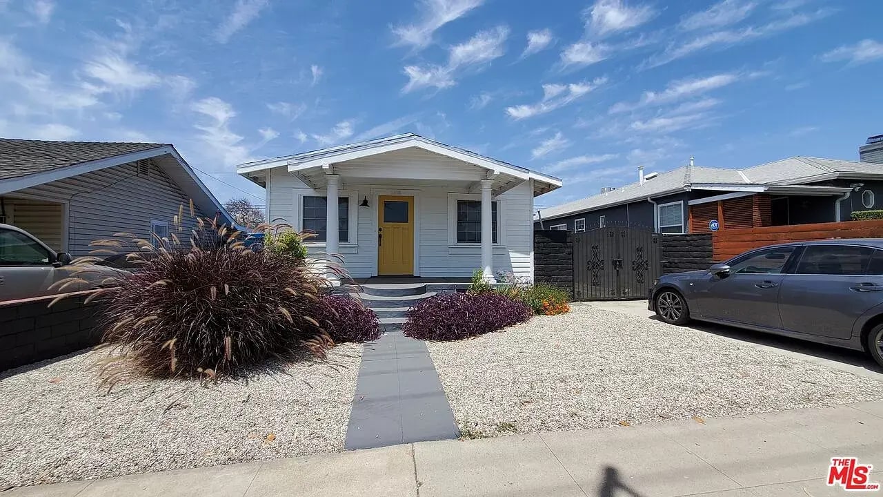 Front House 2 bedroom - 2615 Obama Blvd