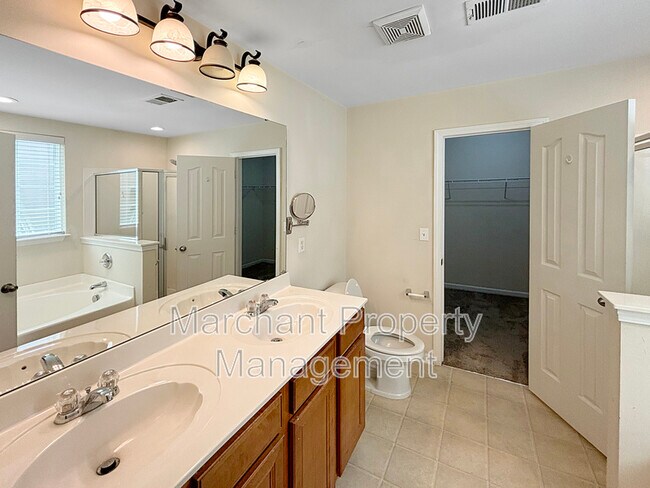 Building Photo - 304 Horsepen Way