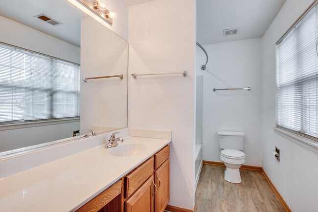 Building Photo - 2873 Carlsbad Cir