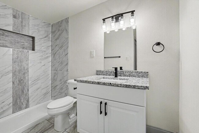 Building Photo - Beautifully Remodeled Home for Rent – Plenty of Space Inside & Out!