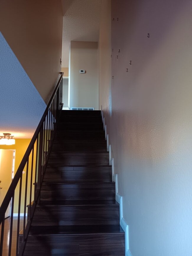 Building Photo - Charming 2-Bedroom, 2-Bathroom Gardena Con...