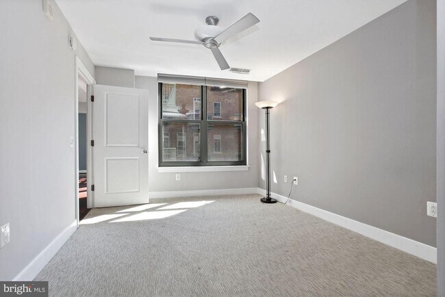 Building Photo - 2425 L St NW