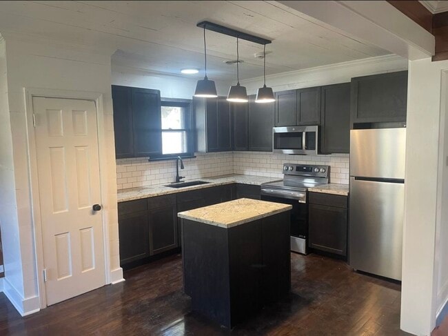 Building Photo - 321 S Arcola St