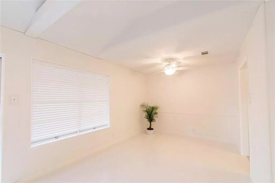 Building Photo - 2137 Shady Grove Dr