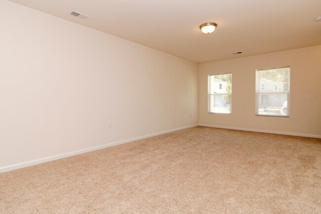 Building Photo - 3BR Home in Hardeeville – $150 Off Move-In...