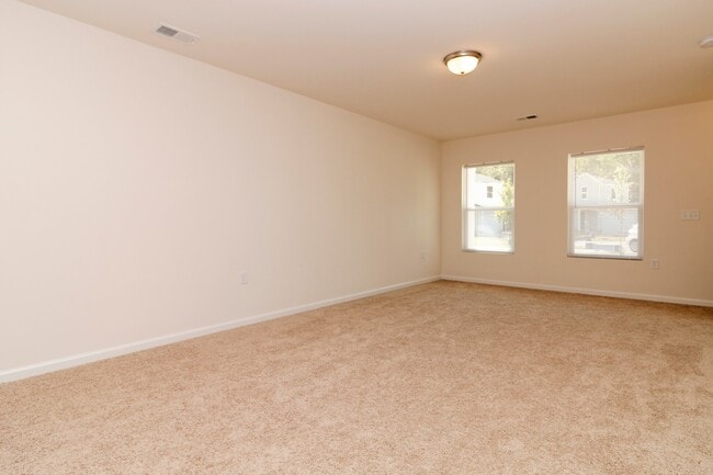 Building Photo - Charming Hardeeville 3BR – Immediate Avail...
