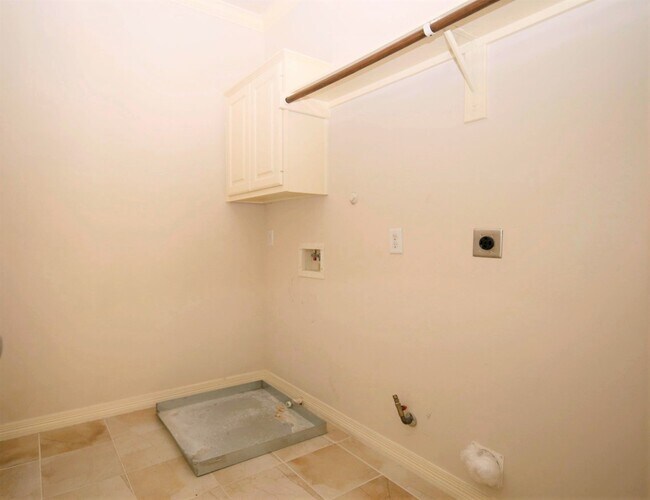 Building Photo - 13315 Olive Trce