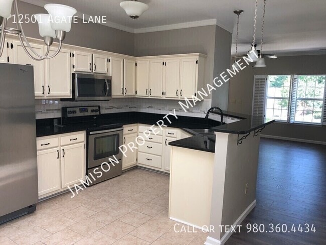 Building Photo - 12501 Agate Ln