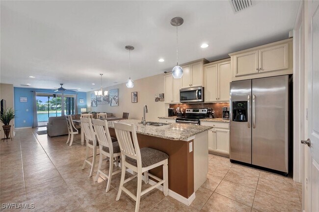 Building Photo - 14940 Edgewater Cir