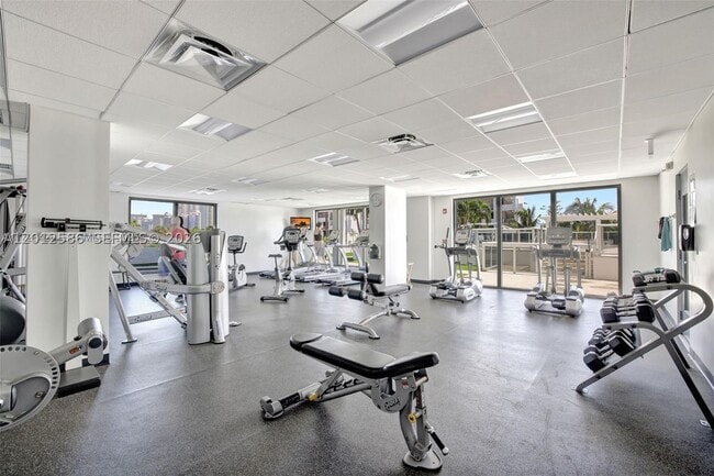 Building Photo - 3015 N Ocean Blvd