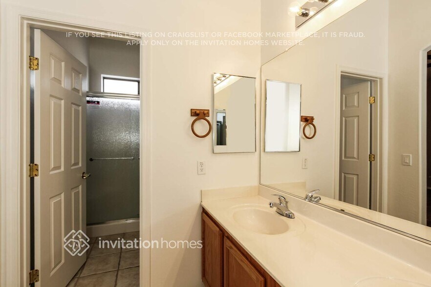Building Photo - 1684 S 172nd Dr