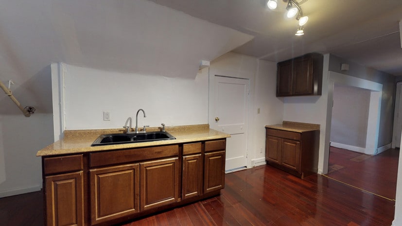 Building Photo - 201 Comstock Ave