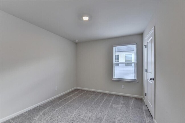 Building Photo - 2214 Whitworth St