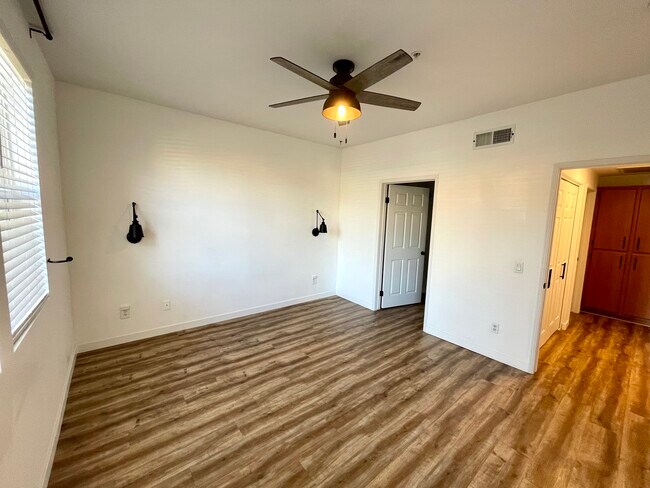 Building Photo - 31407 Taylor Ln