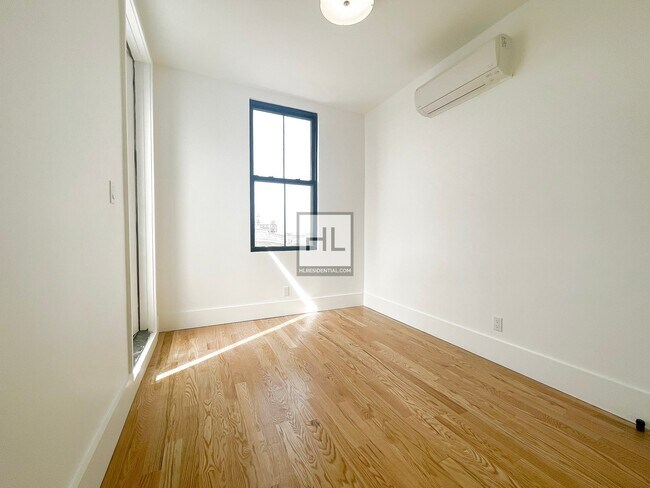 Building Photo - 1520 ST JOHNS PLACE Unit 5