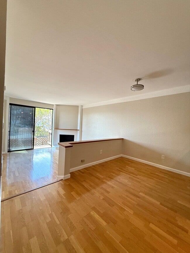 Building Photo - 503 Seaver Dr