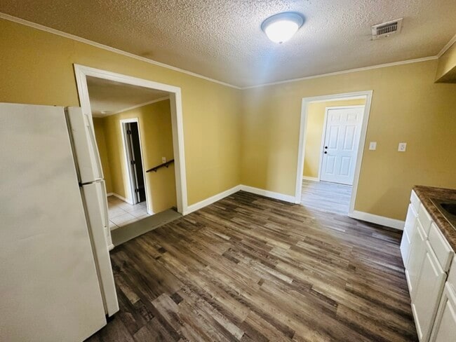 Building Photo - 4924 Dr L D Chapman St