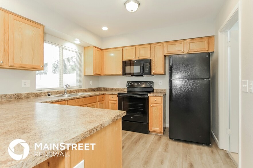 Building Photo - 6515 W Sunnyside Dr
