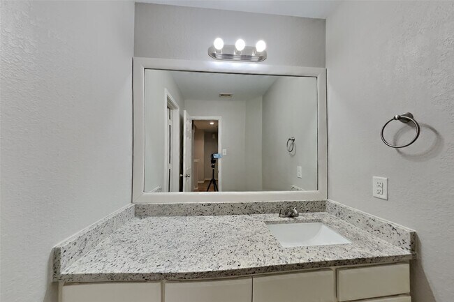 Building Photo - 2544 Elm Crossing Trail