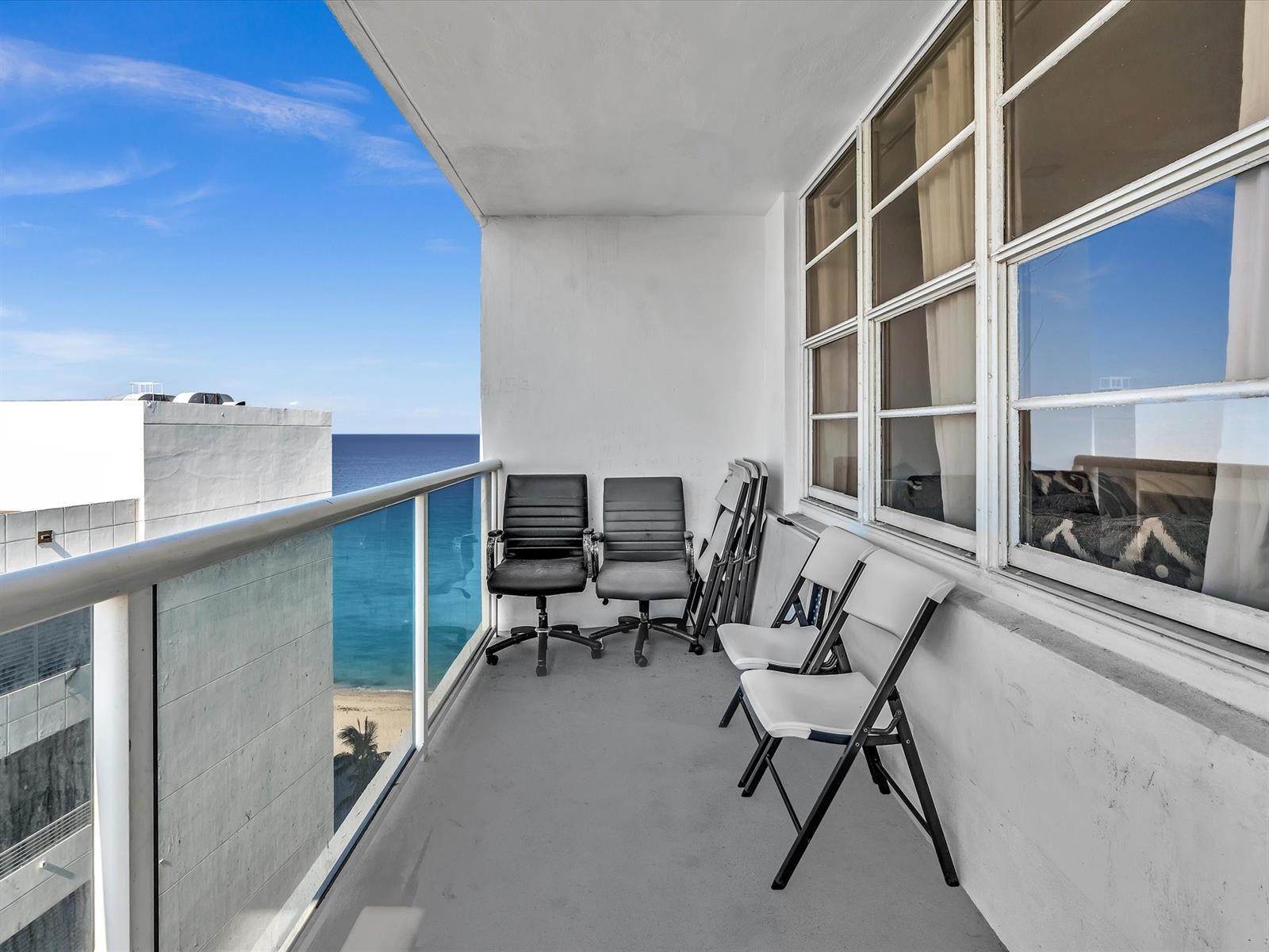 Building Photo - 3725 S Ocean Dr